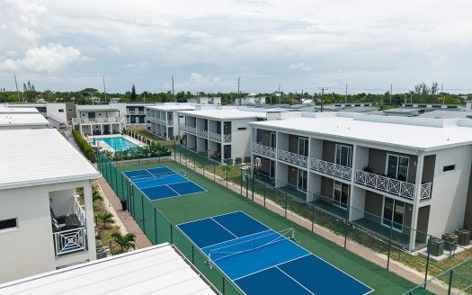 2 BEDROOM CONDO IN YARL