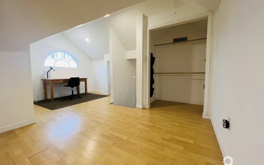 EAST END PARADISE VILLAS. 3 BED, 3 BATH + DEN WITH PRIVATE BEACH