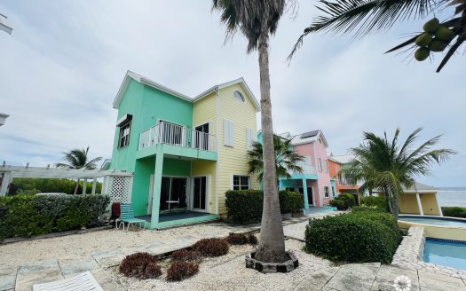 EAST END PARADISE VILLAS. 3 BED, 3 BATH + DEN WITH PRIVATE BEACH EAST END PARADISE VILLAS. 3 BED, 3 BATH + DEN WITH PRIVATE BEACH