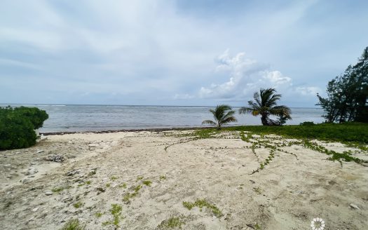 EAST END PARADISE VILLAS. 3 BED, 3 BATH + DEN WITH PRIVATE BEACH