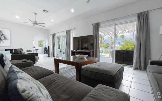 GOVERNORS HARBOUR CANAL FRONT FAMILY HOME