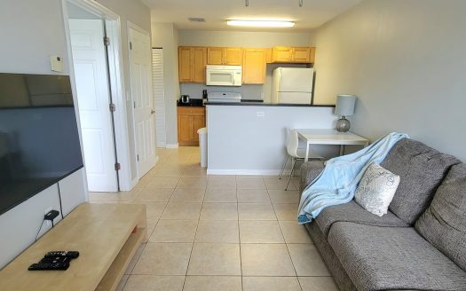 LAKESIDE–1BED/1BATH–MINUTES TO CAMANA BAY/SEVEN MILE BEACH