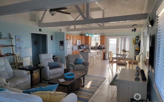 CAYMAN BRAC OCEAN FRONT HOME