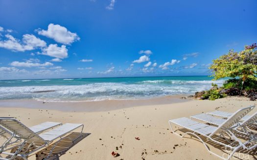 GRAPETREE CONDO ON SEVEN MILE BEACH