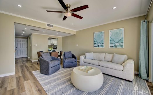 GRAPETREE CONDO ON SEVEN MILE BEACH