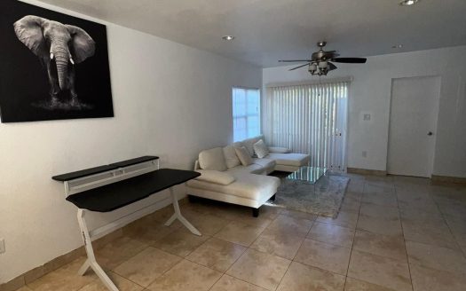 LOWER VALLEY LUXURY TOWNHOUSE