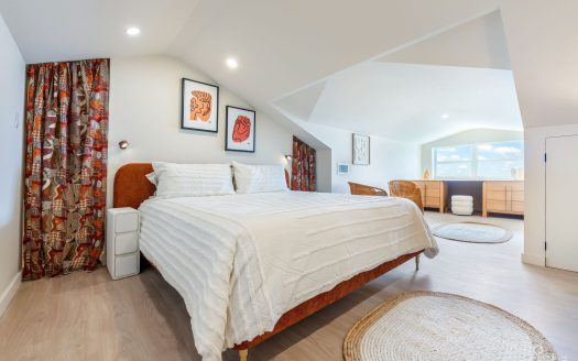 SUPERB VALUE AND VIEWS ON SPOTTS BEACH – 15 CORAL BAY VILLAGE