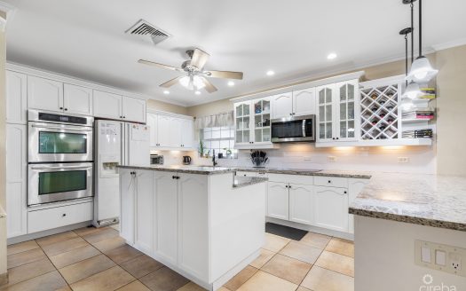 BIRCH AVE SPOTTS SINGLE FAMILY HOME W/POOL