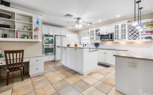 BIRCH AVE SPOTTS SINGLE FAMILY HOME W/POOL