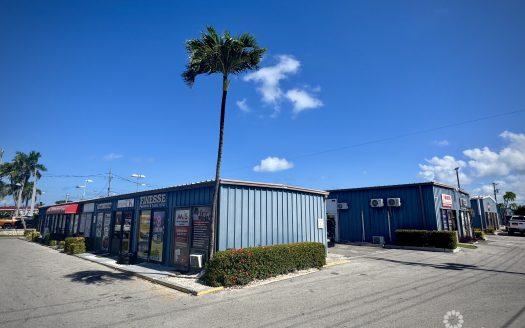 MINI WAREHOUSES #80 – INDUSTRIAL PARK – 180  SQ FT
