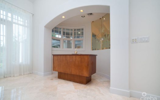 MUST SEE BRITANNIA KINGS COURT TOTALLY RENOVATED TOWNHOME.