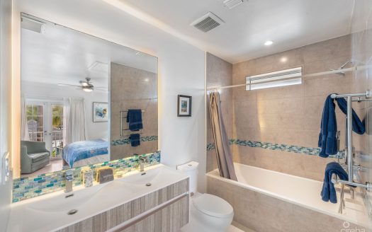 MAHOGANY POINT VILLAS 3, BEACH FRONT TOWNHOME