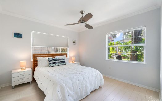 MAHOGANY POINT VILLAS 3, BEACH FRONT TOWNHOME