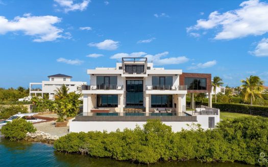 72 LALIQUE PENINSULA QUAY – SERENITY HOUSE IN CRYSTAL HARBOUR