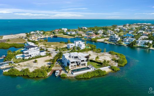 72 LALIQUE PENINSULA QUAY – SERENITY HOUSE IN CRYSTAL HARBOUR