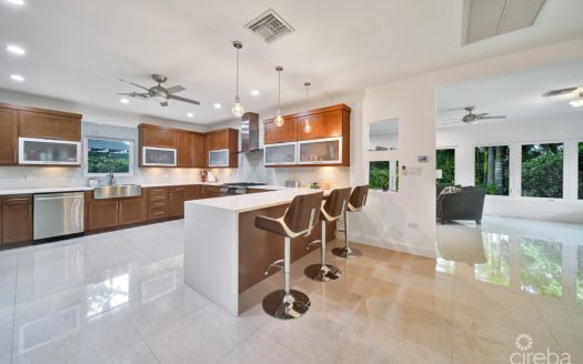 MODERN 5 BEDROOM ESTATE HOME ON SMB CORRIDOR