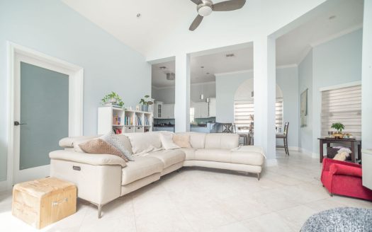 CANAL FRONT – FAMILY HOME SAVANNAH