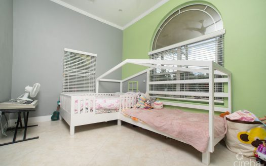 CANAL FRONT – FAMILY HOME SAVANNAH