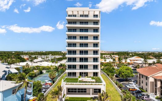 AQUA RESIDENCE 7 – LUXURY SEVEN MILE BEACH CONDO (FULLY FURNISHED)