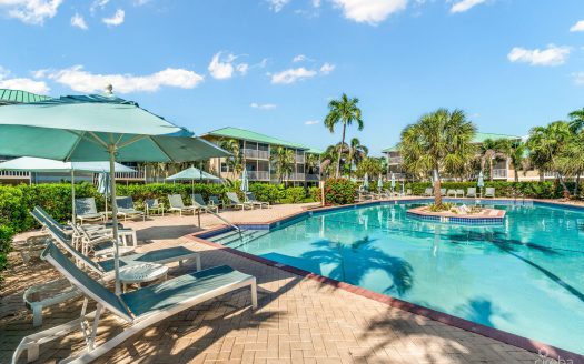 PLANTATION VILLAGE BEACH RESORT 2-BEDROOM POOL VIEW