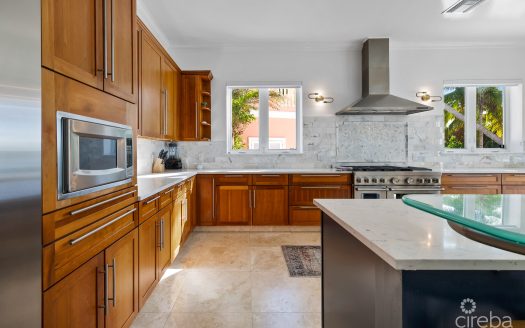 PIECES OF EIGHT, RUM POINT ESTATE