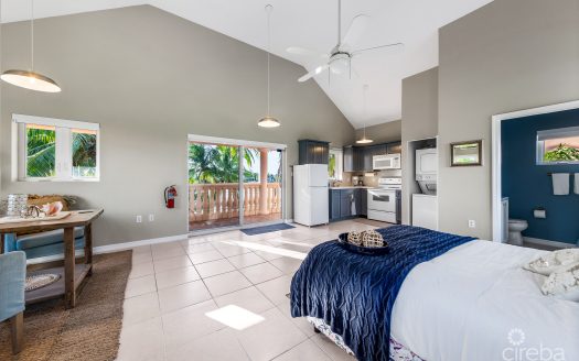 PIECES OF EIGHT, RUM POINT ESTATE