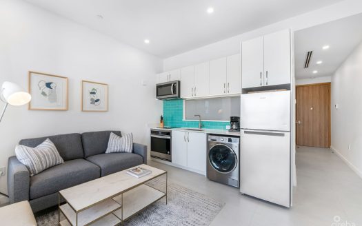 HARBOUR WALK RESIDENCES | CHIC 1-BED
