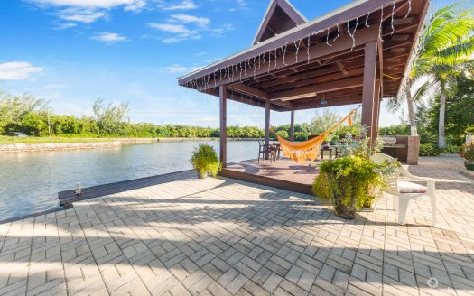 TIMELESS PALM ISLAND CIRCLE ESTATE