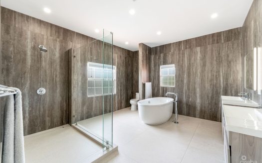 NELSON QUAY 56, WATERFRONT HOME