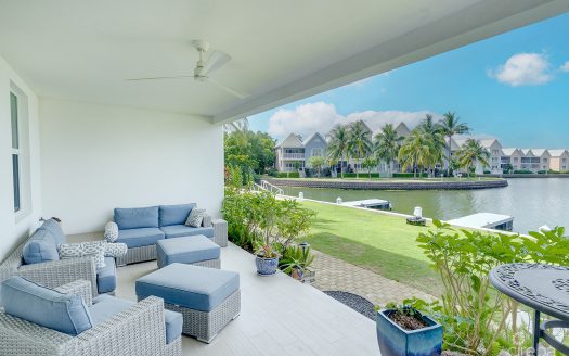 PERIWINKLE CANAL-FRONT 4 BED WITH DOCK