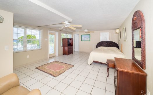 CARIBBEAN DREAM RETREAT WITH AWE-INSPIRING OCEAN VIEWS