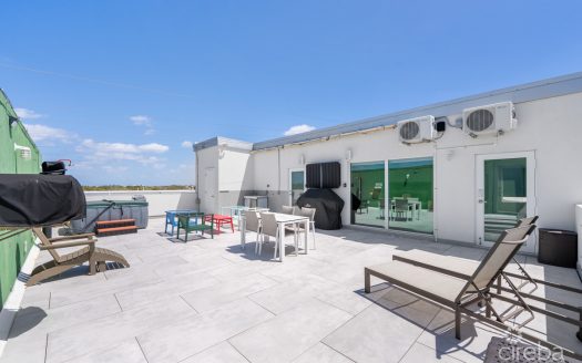 XL 3 BED WEST BAY DUPLEX WITH 2000 SQ FT OF STORAGE