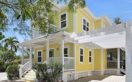 SEACLIFF YELLOW LOCATED IN COTTAGE