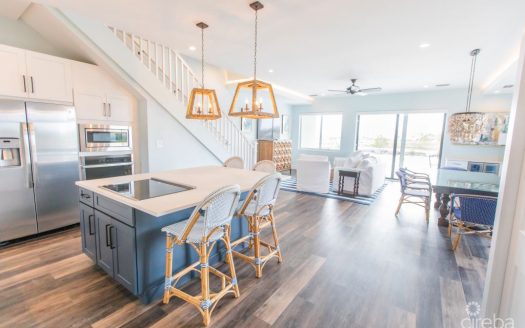 SEAHAVEN ORCHID VILLA WITH CARRIAGE HOUSE