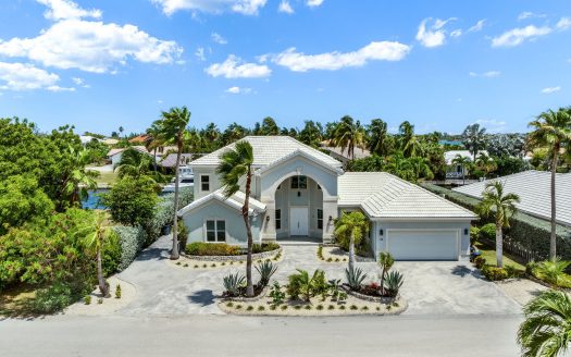 LATITUDE – CANAL FRONT LIVING IN GOVERNOR’S HARBOUR