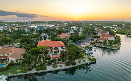 THE DOCK HOUSE | A VISTA DEL MAR & YACHT CLUB SIGNATURE RESIDENCE
