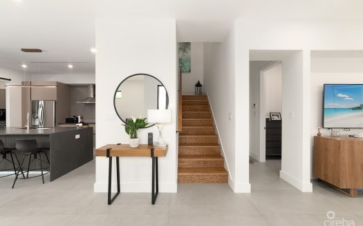 SOUTH SOUND NUSA VILLAS BEAUTIFUL HOME WITH POOL