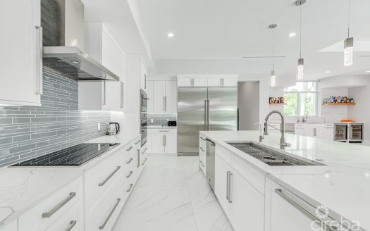 BRITANNIA ESTATES FAMILY HOME SEVEN MILE BEACH CORRIDOR