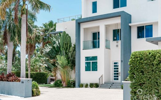 BRITANNIA ESTATES FAMILY HOME SEVEN MILE BEACH CORRIDOR