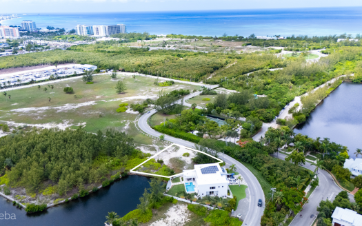 YACHT CLUB CANAL FRONT PARCEL