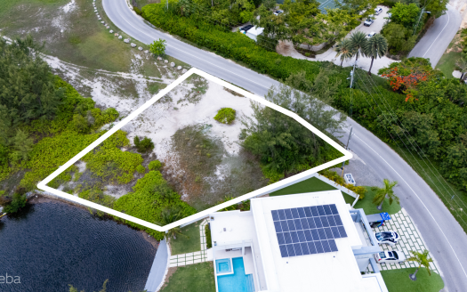 YACHT CLUB CANAL FRONT PARCEL