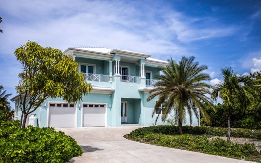 CRYSTAL HARBOUR LUXURY 5BR/5.5BA CANAL FRONT HOME