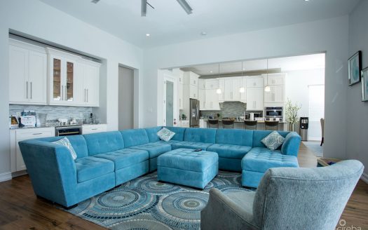 CRYSTAL HARBOUR LUXURY 5BR/5.5BA CANAL FRONT HOME