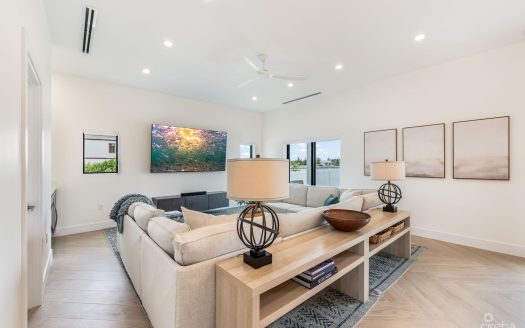 AUBURN BAY 3, CANAL FRONT HOME