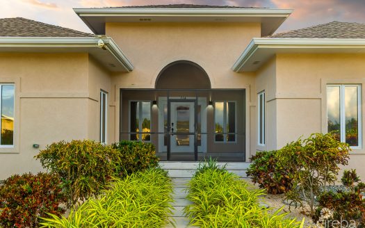 FULLY REMODELED 3BR FAMILY HOME IN NORTH SOUND ESTATES