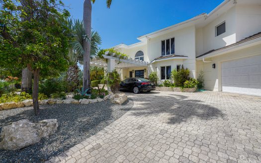 GOVERNORS HARBOUR ESTATE HOME