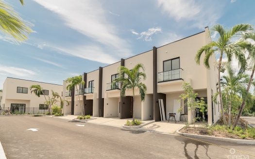 PRIVE FULLY UPGRADED 2B/2.5B UNIT – CASH BACK AT CLOSING!