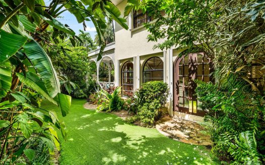 ANNE BONNY CRESCENT – CLASSIC COLONIAL WITH OUTDOOR ENTERTAINING