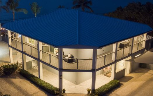 A WAVE FROM IT ALL – FULLY RENO’D 4 BED OCEANFRONT