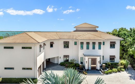 CHIARO DI LUNA, A LUXURY OCEAN FRONT ESTATE IN VISTA DEL MAR